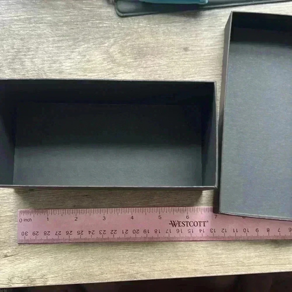 Dolce & Gabbana gift box (sunglasses case size) - Picture 3 of 3